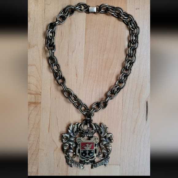 Vintage Coro Coat of Arms Sheild Virbus Unitis Anglican Catholic Church Necklace